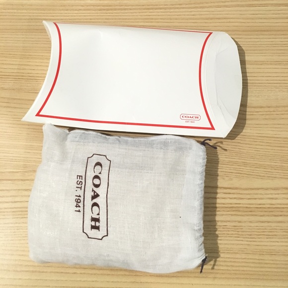 NWT Mini Champagne Gold Leather Coach Wristlet - Picture 4 of 6